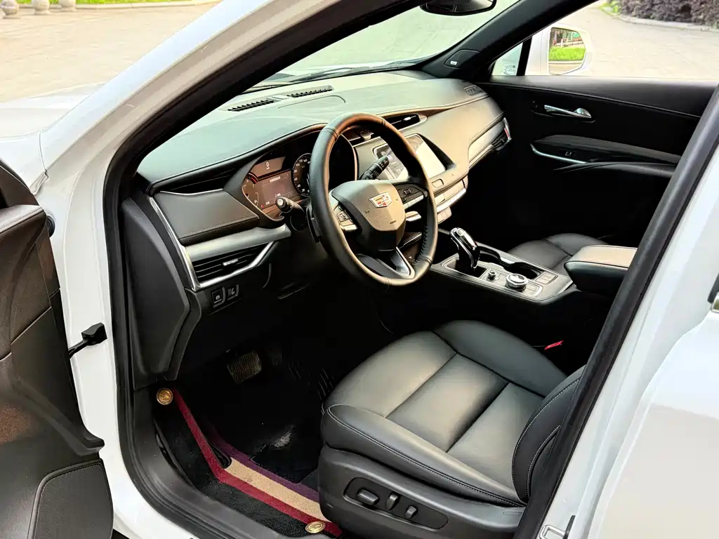Cadillac XT4 — фото 7
