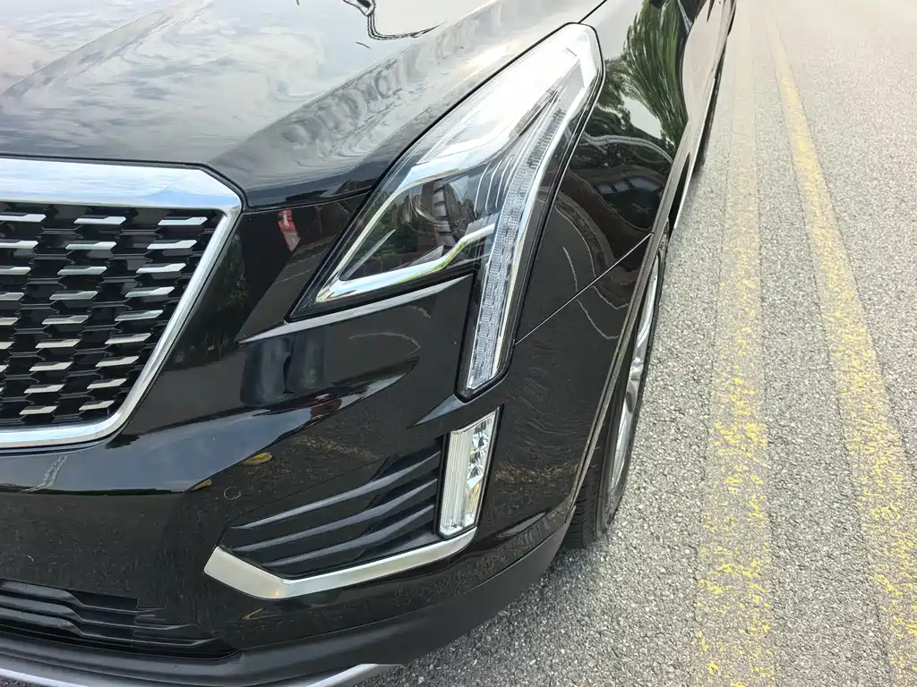 Cadillac XT5 — фото 11