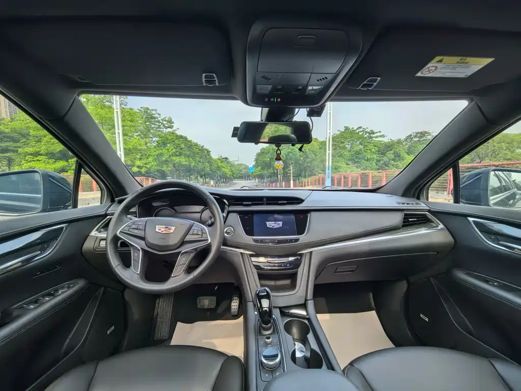 Cadillac XT5 — фото 6