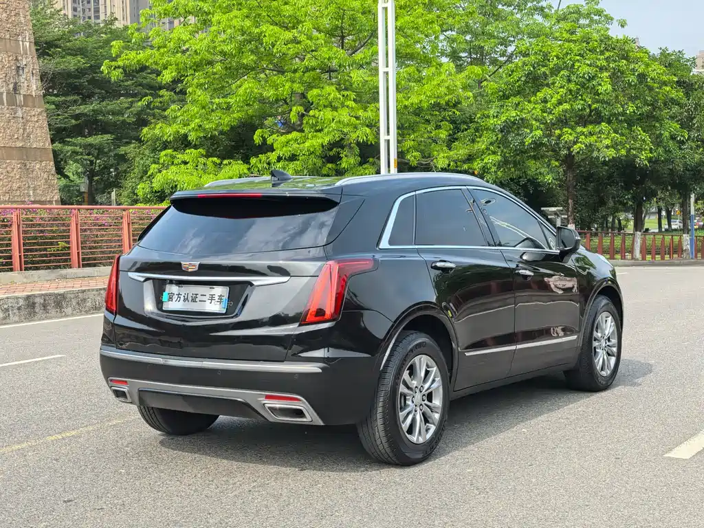 Cadillac XT5 — фото 10