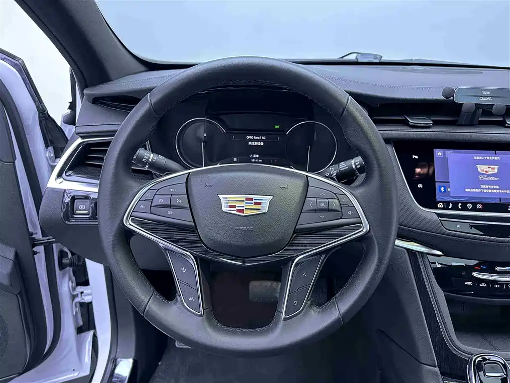 Cadillac XT5 — фото 15