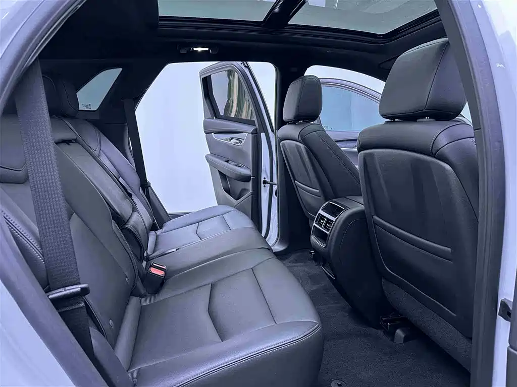 Cadillac XT5 — фото 9