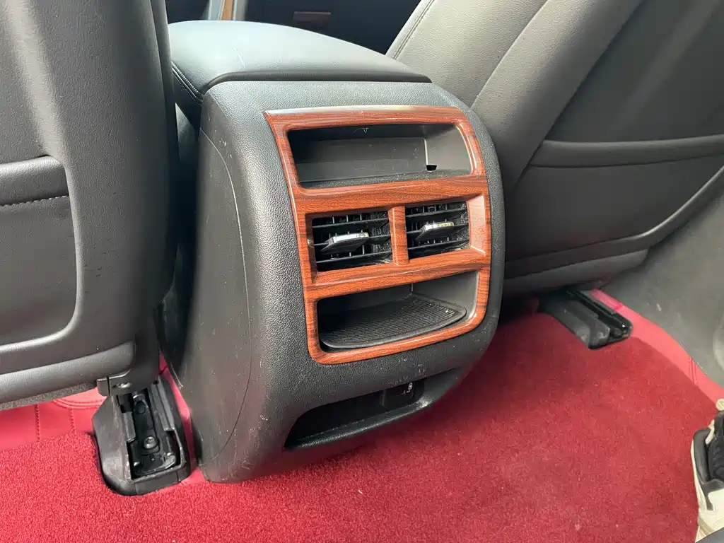 Cadillac XT5 — фото 17