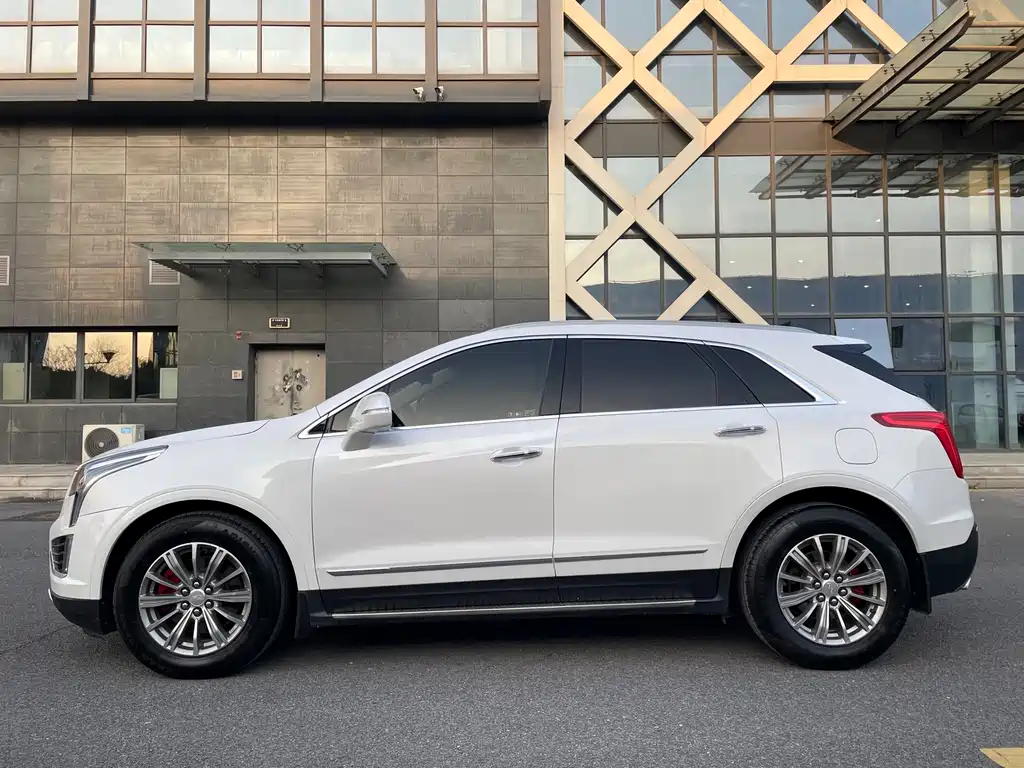 Cadillac XT5 — фото 5