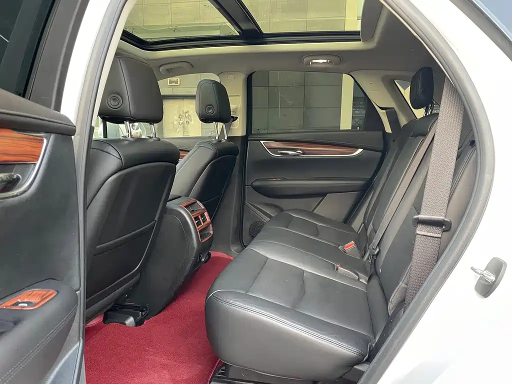 Cadillac XT5 — фото 7