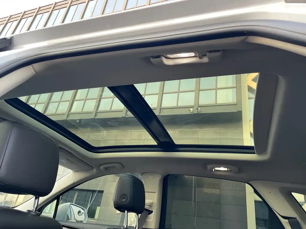 Cadillac XT5 — фото 9