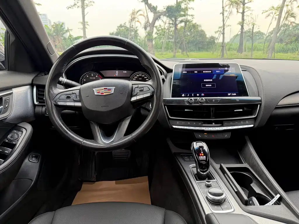 Cadillac CT5 — фото 11
