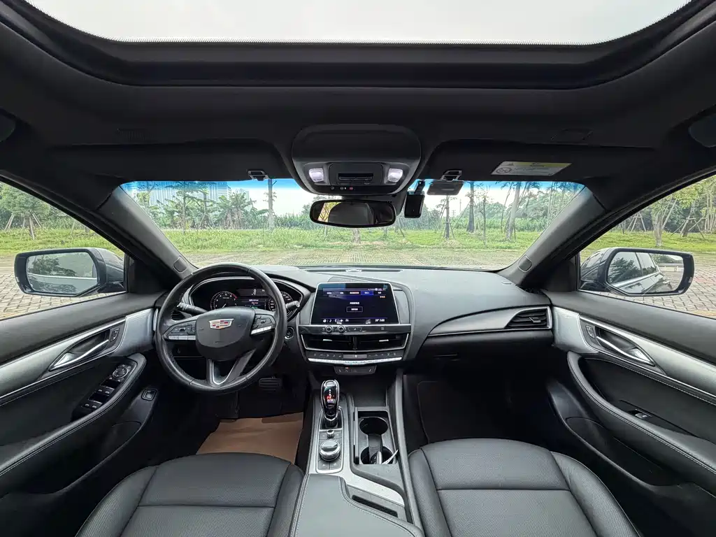 Cadillac CT5 — фото 10