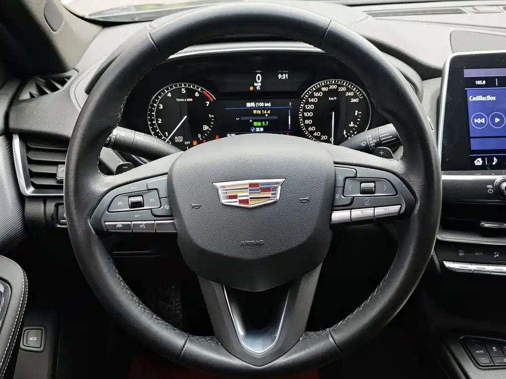 Cadillac CT5 — фото 11