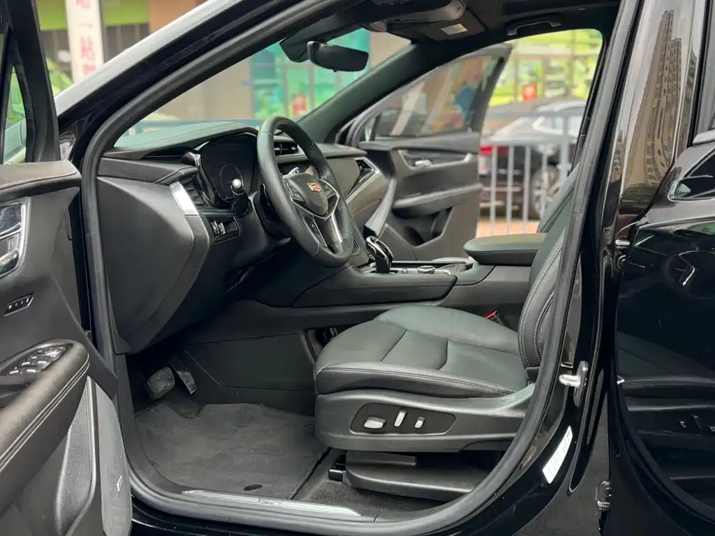 Cadillac XT5 — фото 7