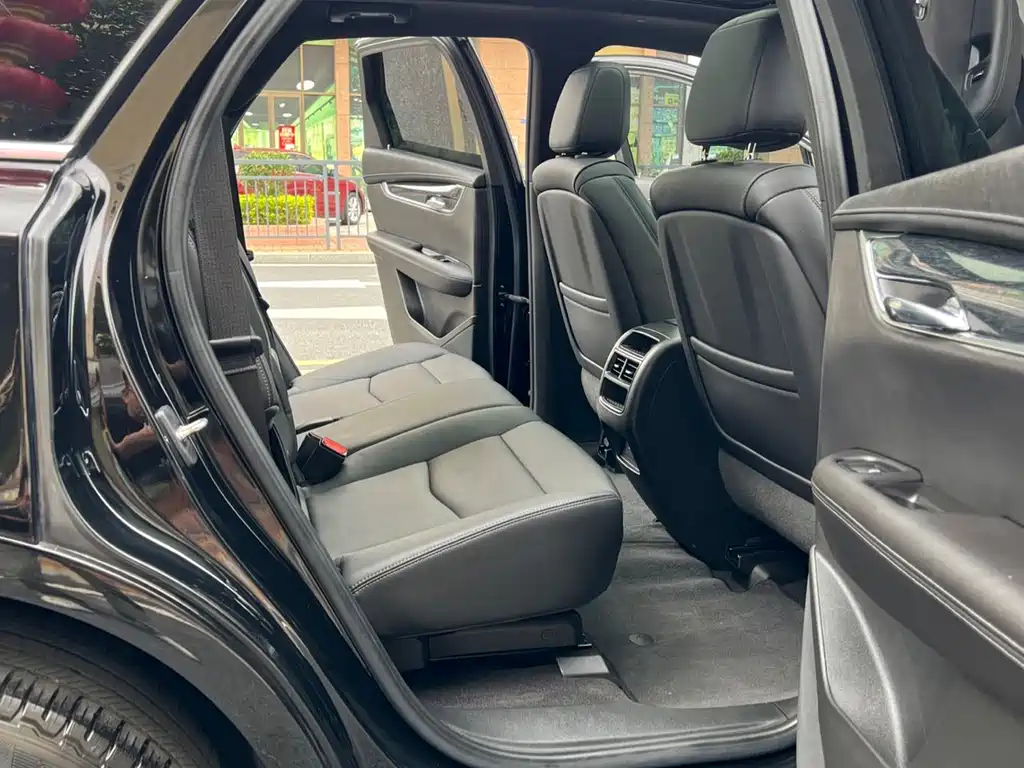 Cadillac XT5 — фото 9