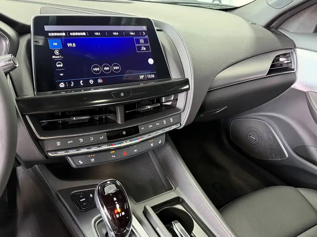 Cadillac CT5 — фото 11