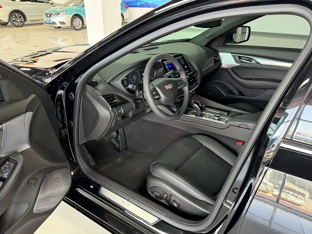 Cadillac CT5 — фото 5