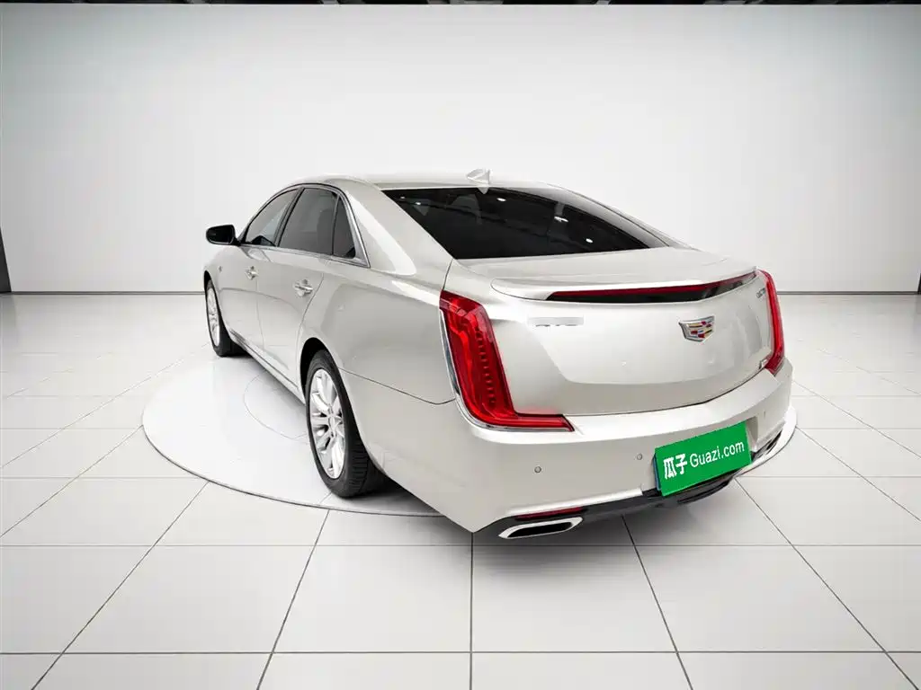 Cadillac XTS — фото 5