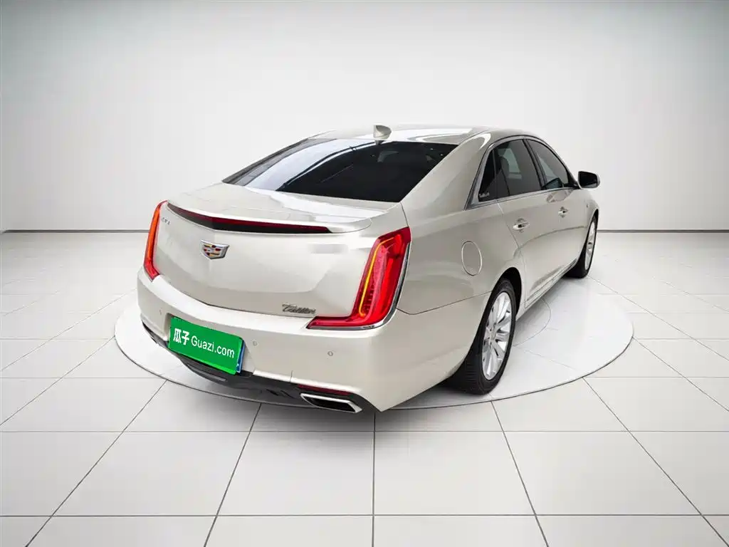 Cadillac XTS — фото 7