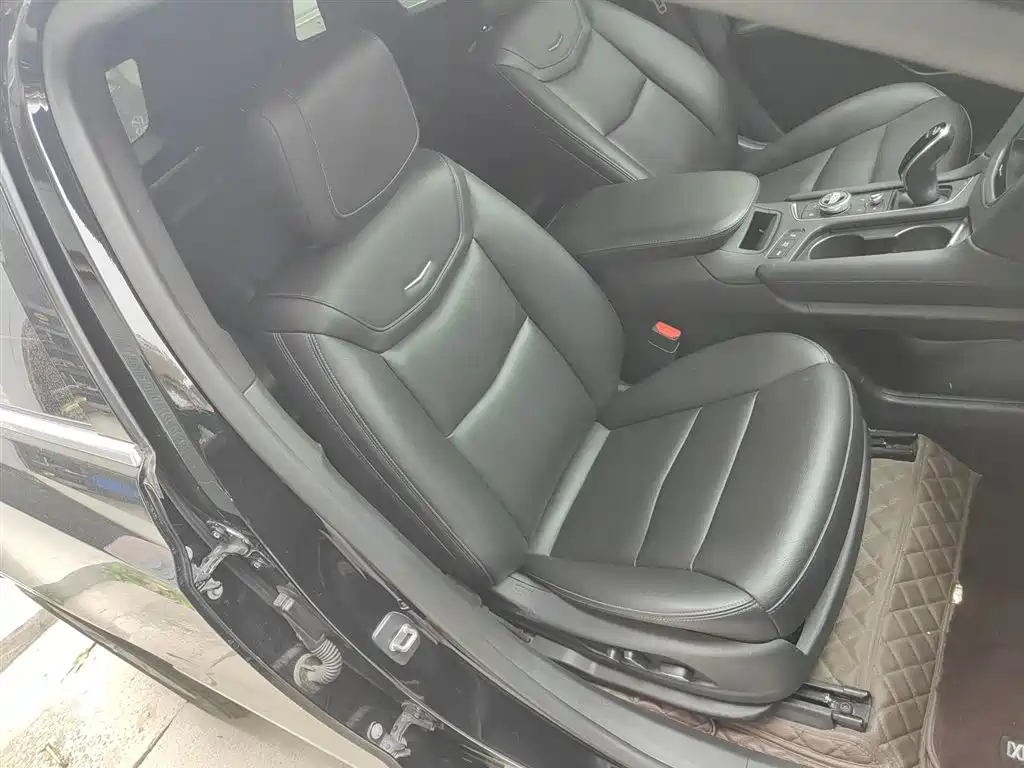 Cadillac XT5 — фото 20