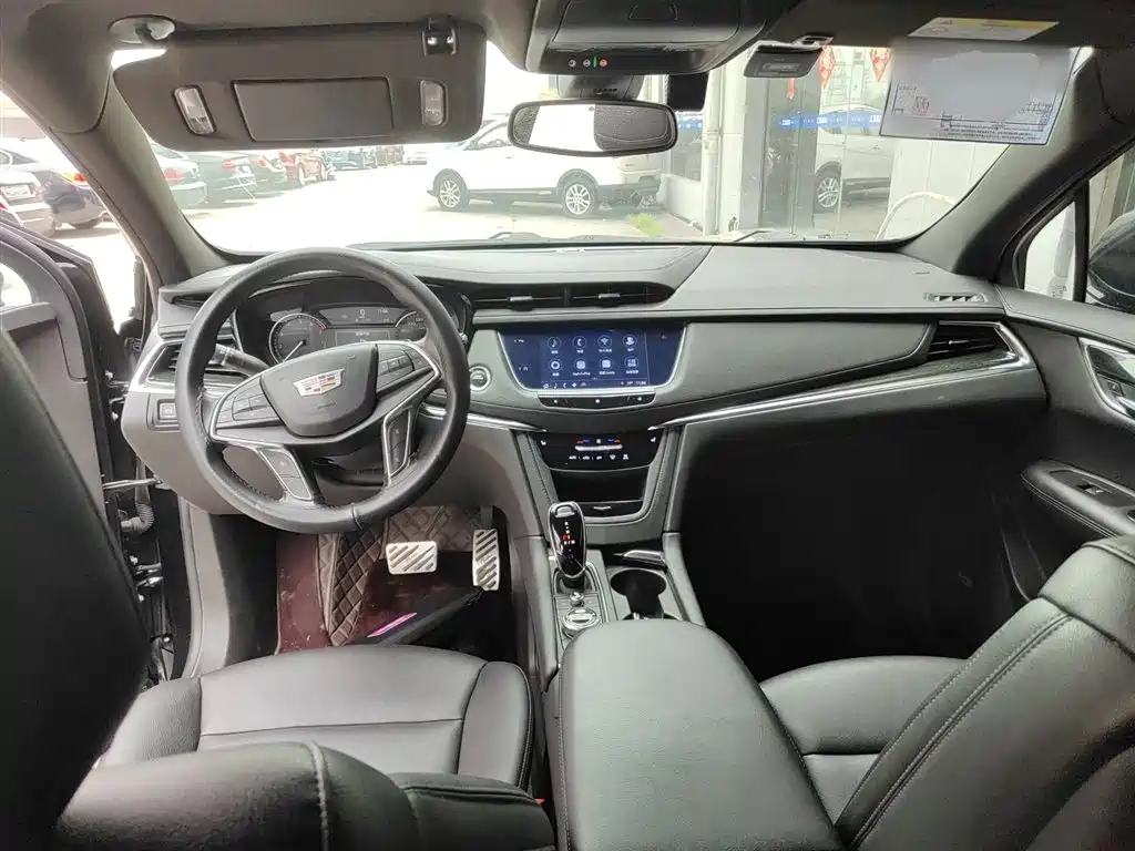Cadillac XT5 — фото 6