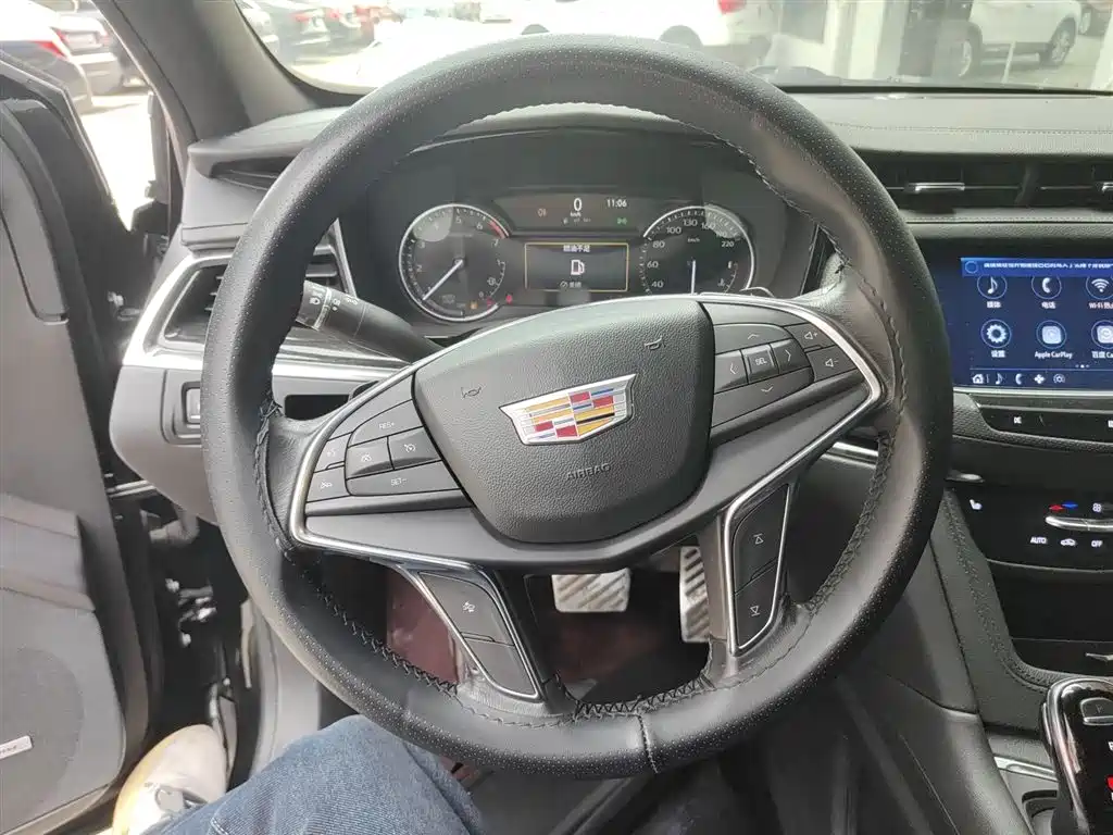 Cadillac XT5 — фото 7