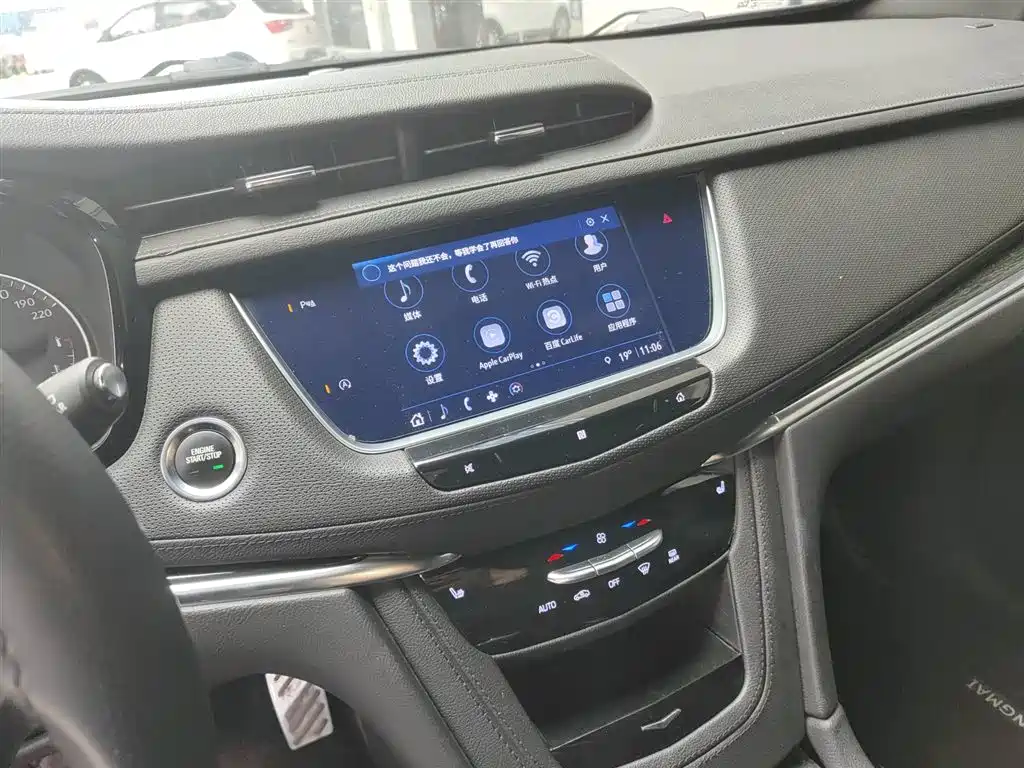 Cadillac XT5 — фото 9
