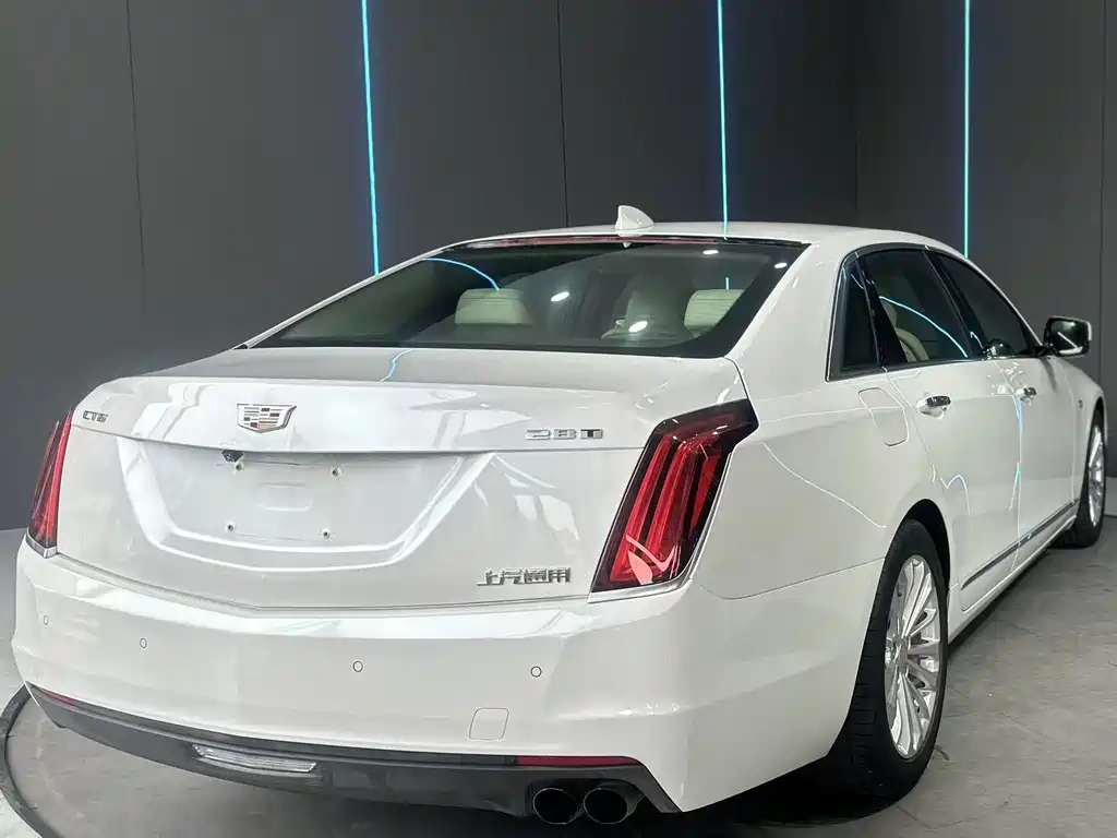 Cadillac CT6 — фото 6
