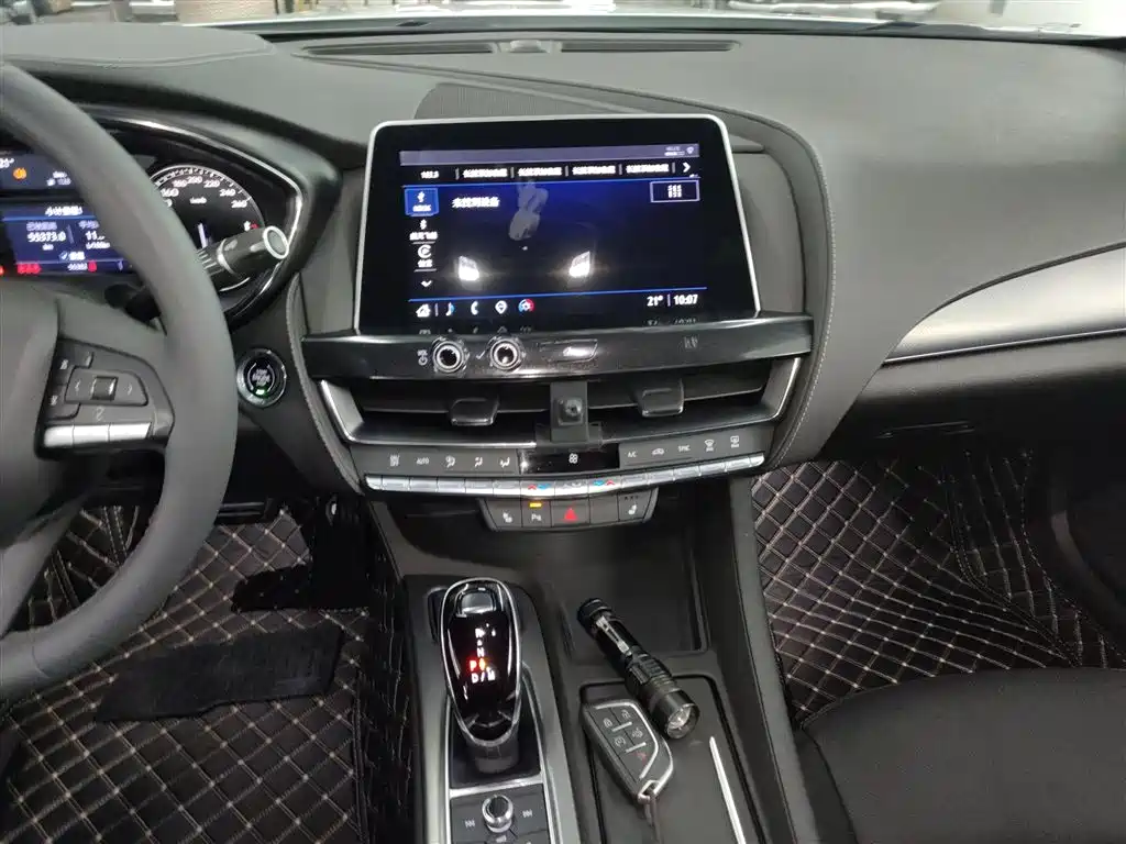 Cadillac CT5 — фото 13