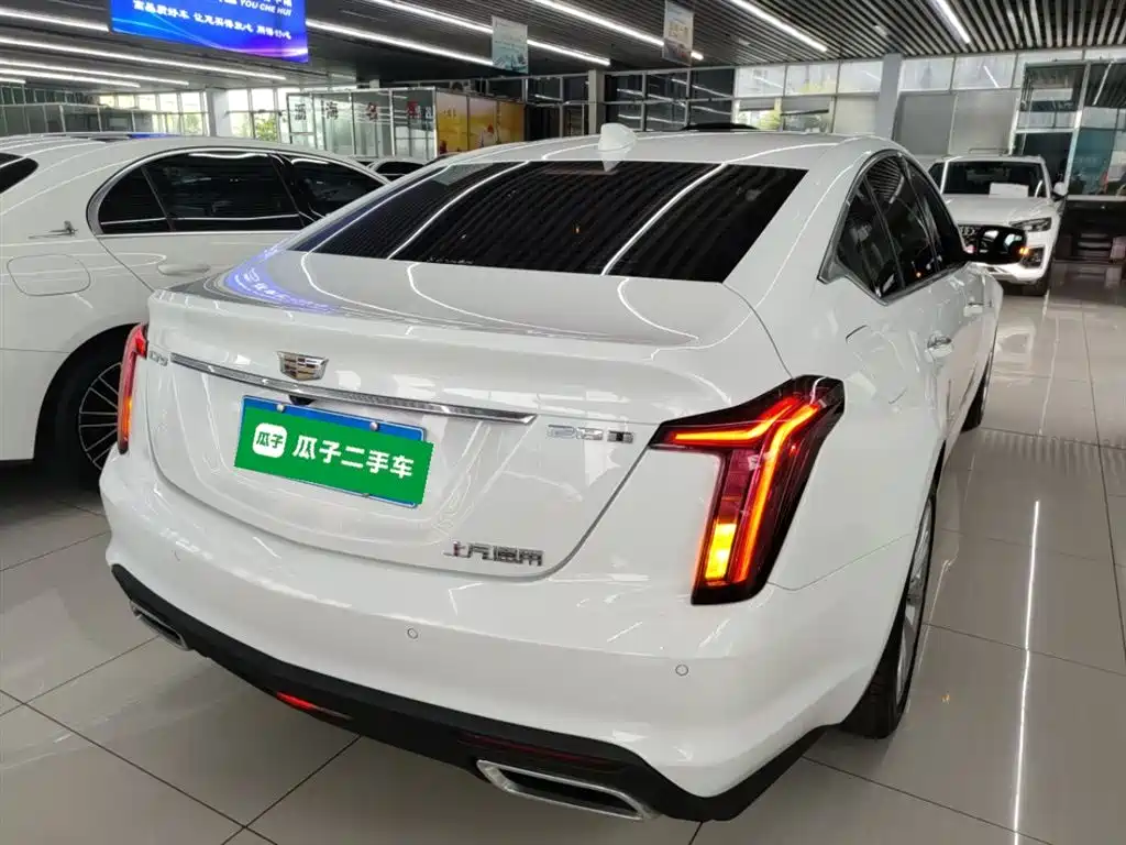 Cadillac CT5 — фото 7