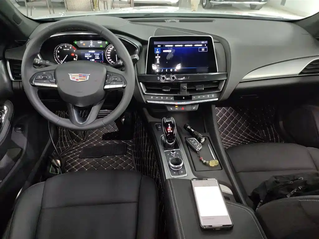 Cadillac CT5 — фото 10