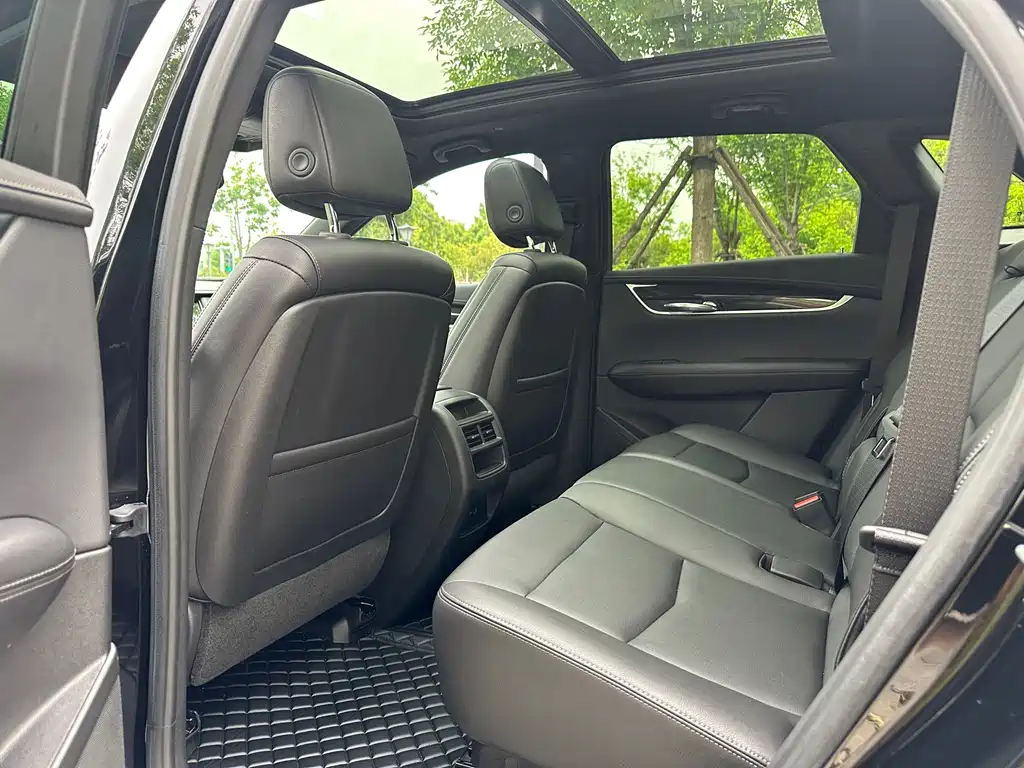 Cadillac XT5 — фото 6