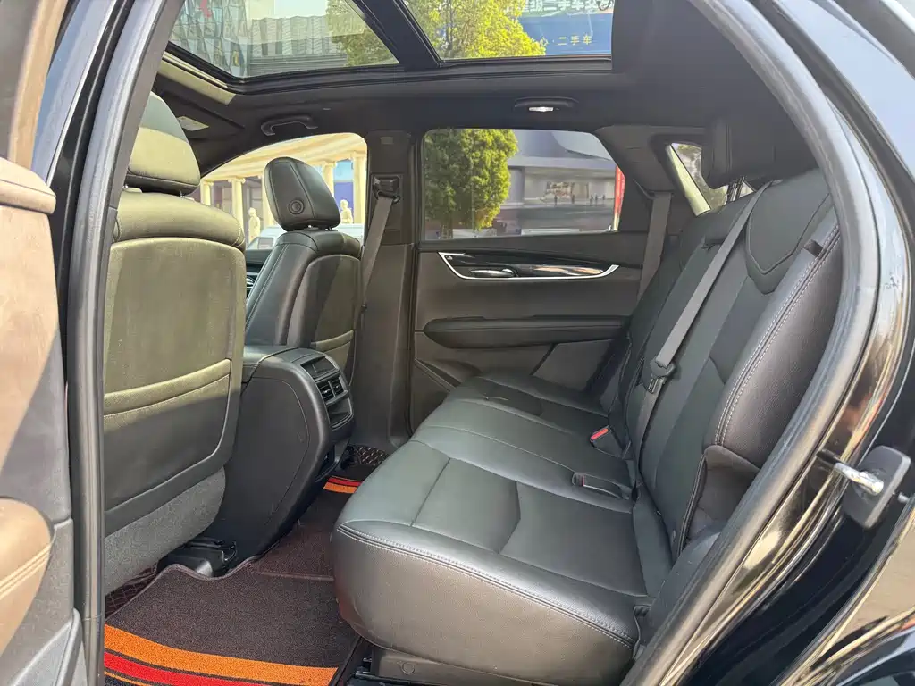 Cadillac XT5 — фото 6