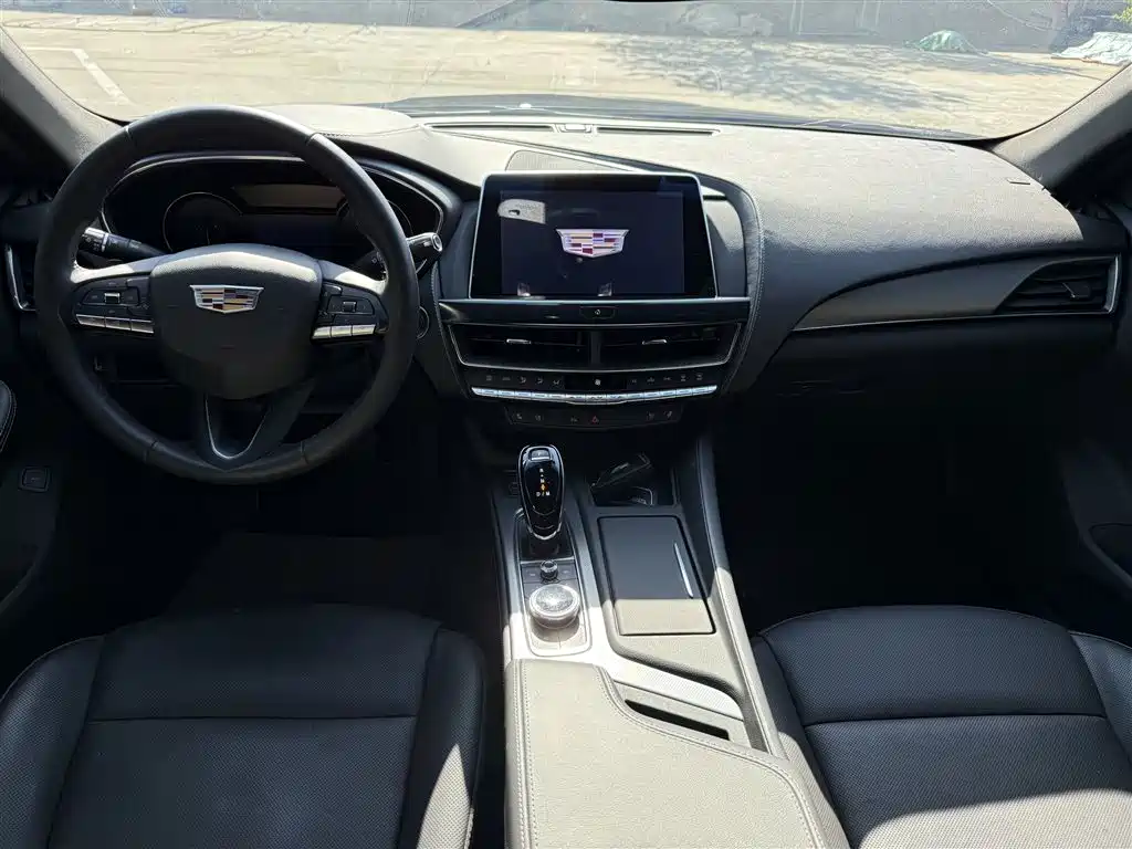 Cadillac CT5 — фото 22