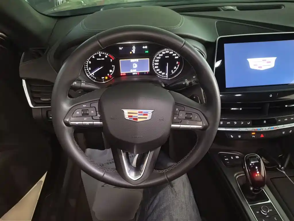 Cadillac CT5 — фото 7