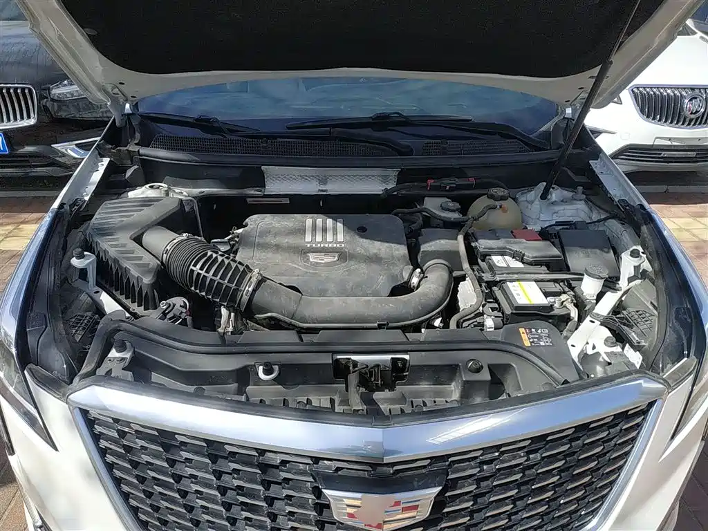 Cadillac XT5 — фото 20