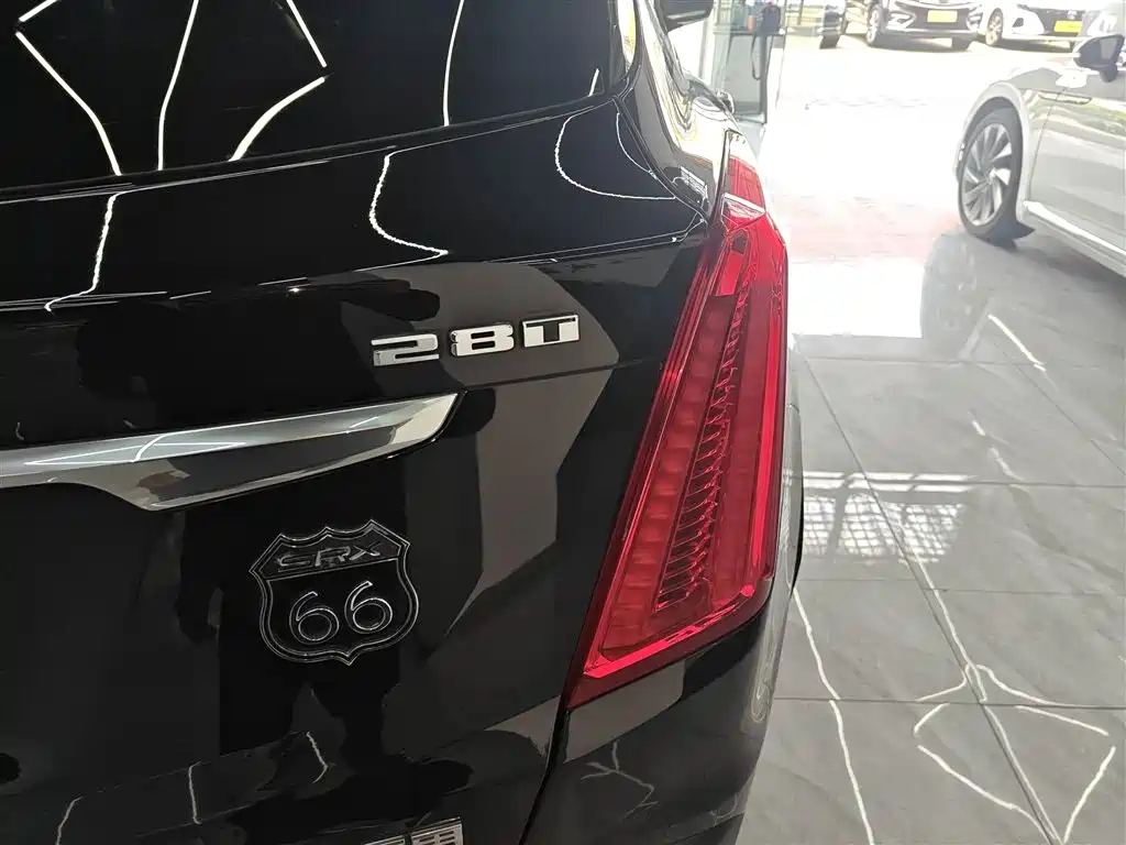 Cadillac XT5 — фото 18