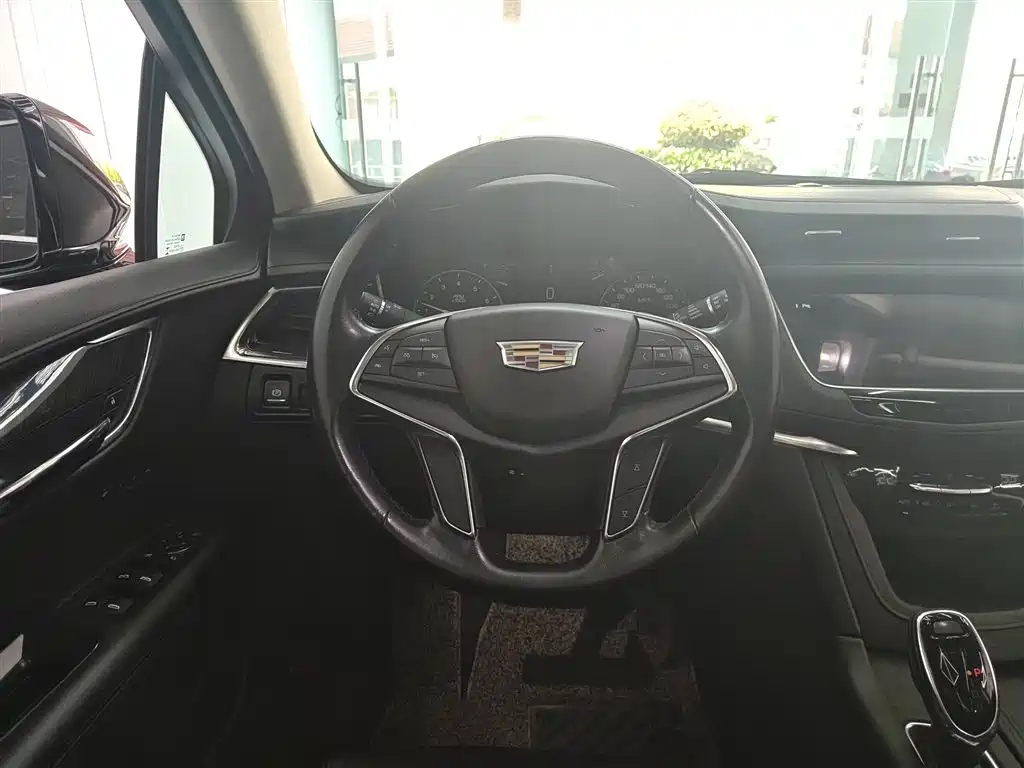 Cadillac XT5 — фото 3