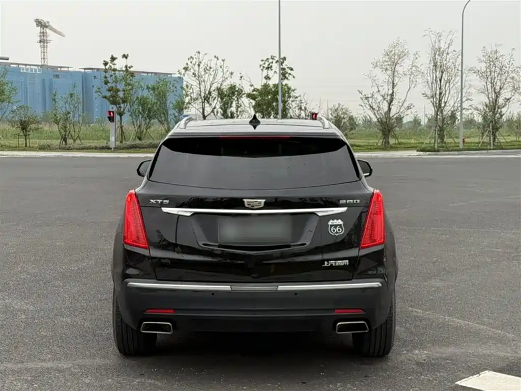 Cadillac XT5 — фото 21