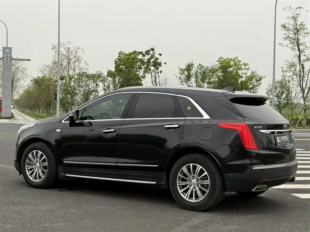 Cadillac XT5 — фото 22