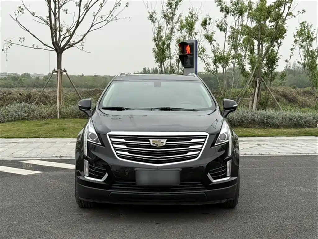 Cadillac XT5 — фото 23