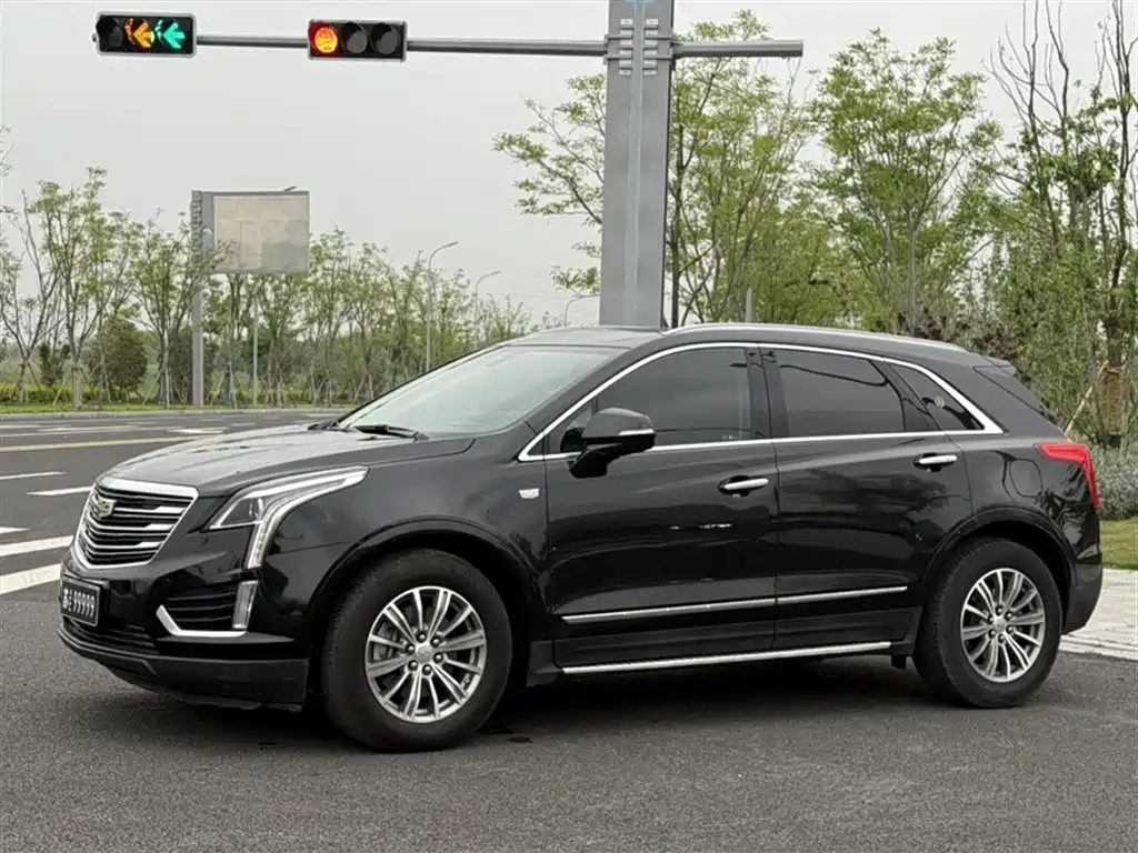 Cadillac XT5 — фото 24