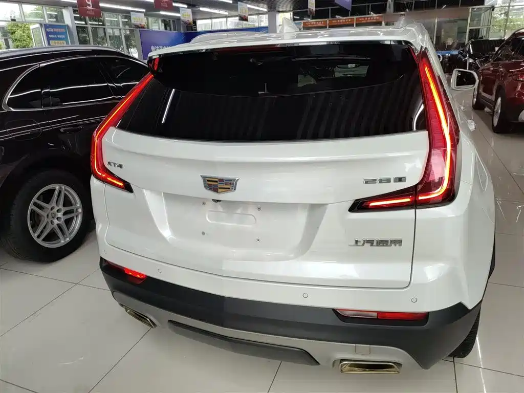 Cadillac XT4 — фото 6