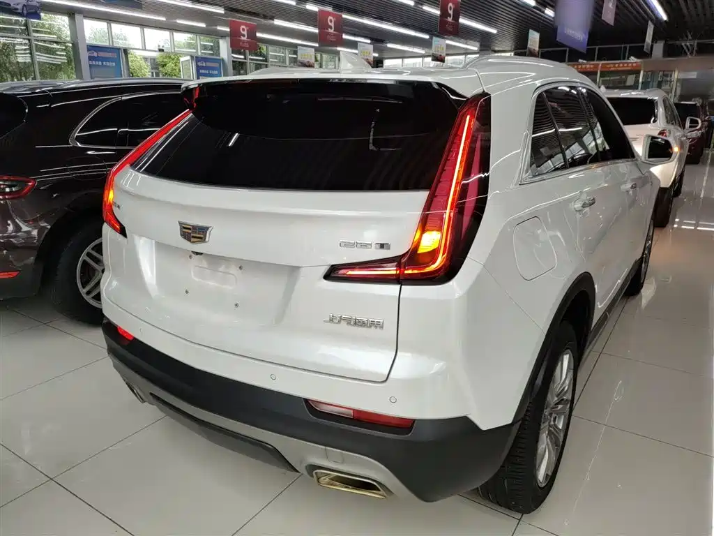Cadillac XT4 — фото 7