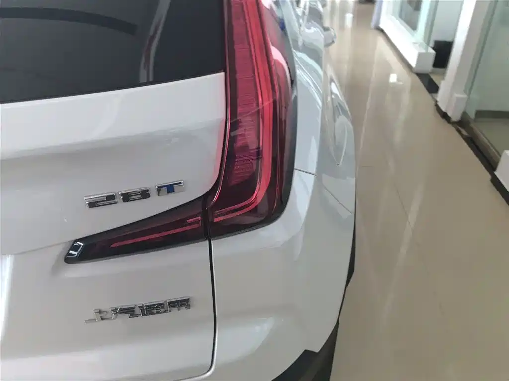 Cadillac XT4 — фото 24