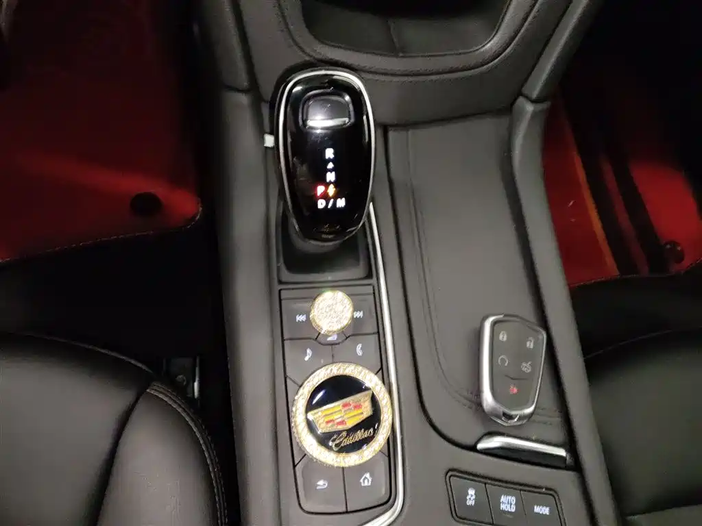 Cadillac XT5 — фото 14