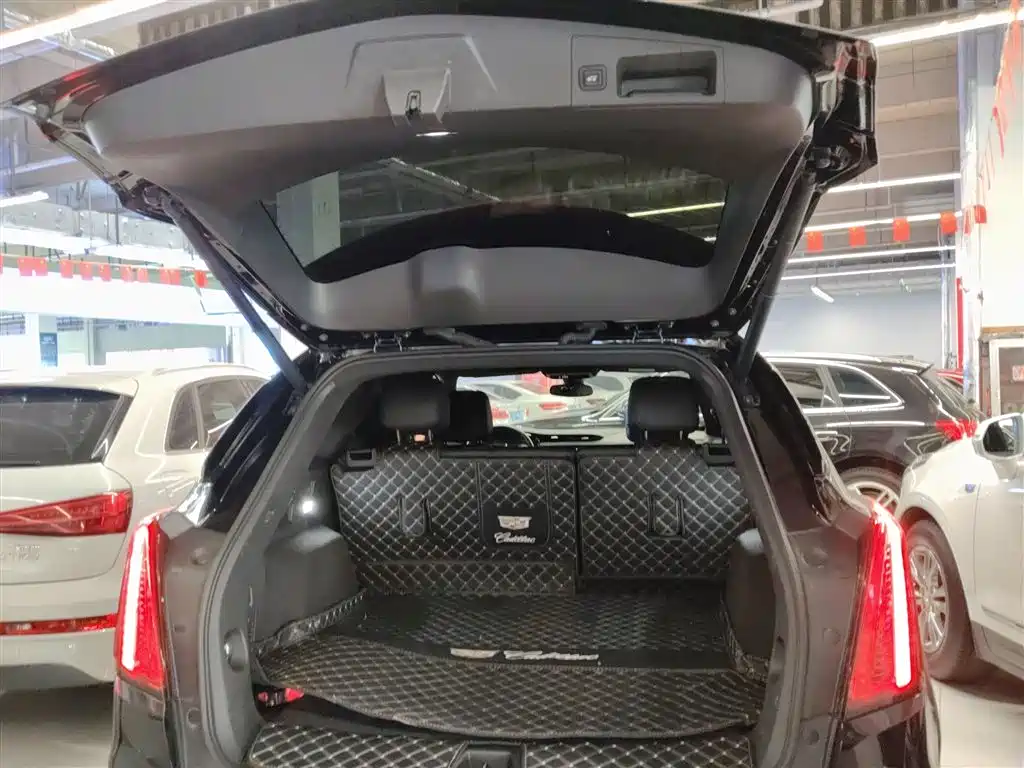 Cadillac XT5 — фото 19