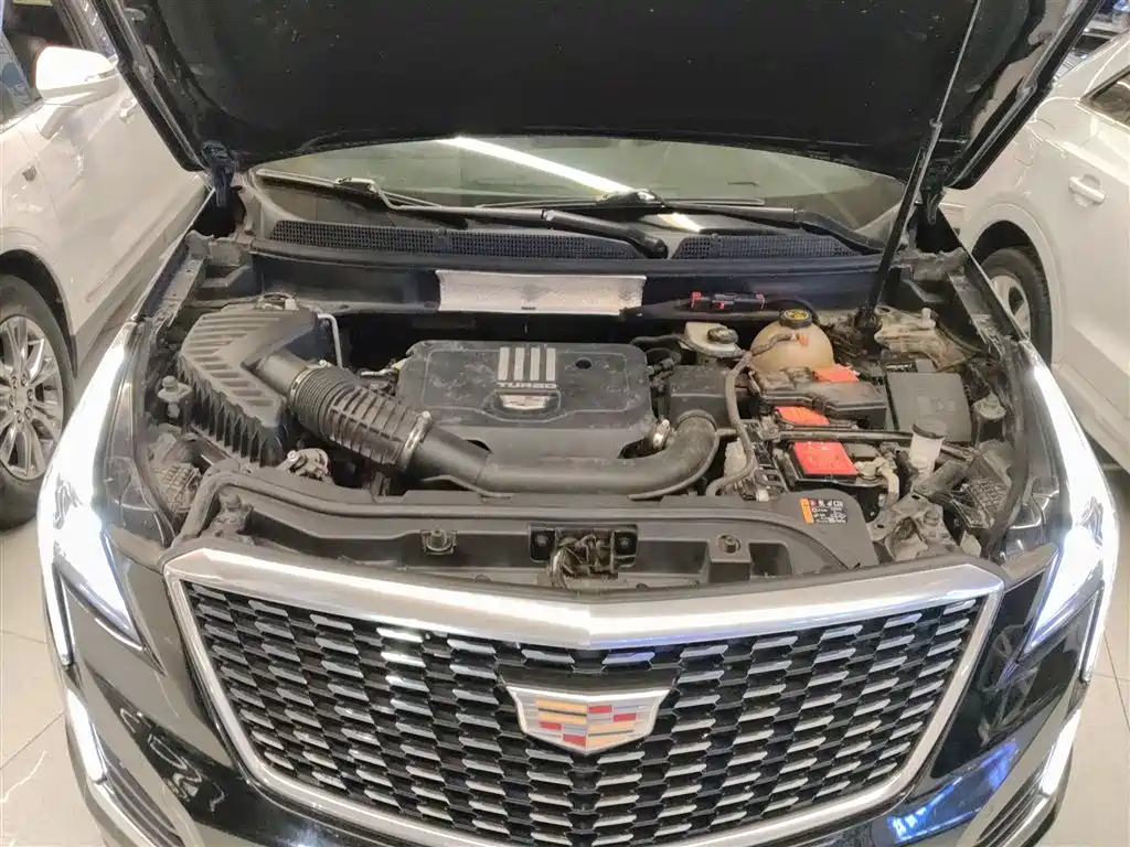 Cadillac XT5 — фото 20