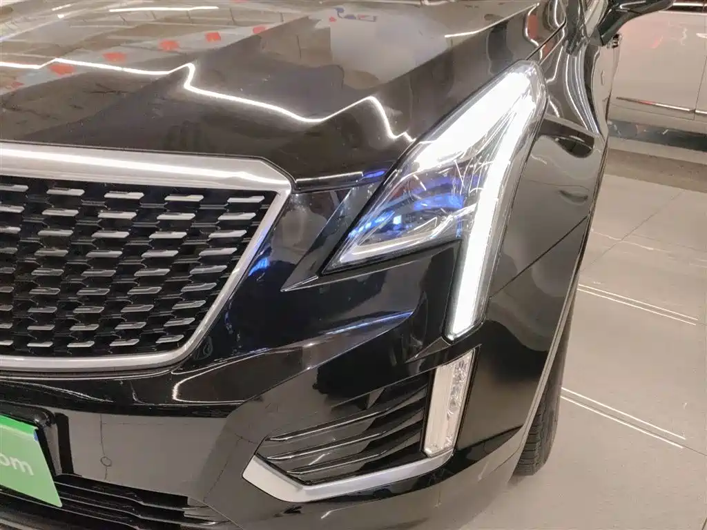 Cadillac XT5 — фото 24