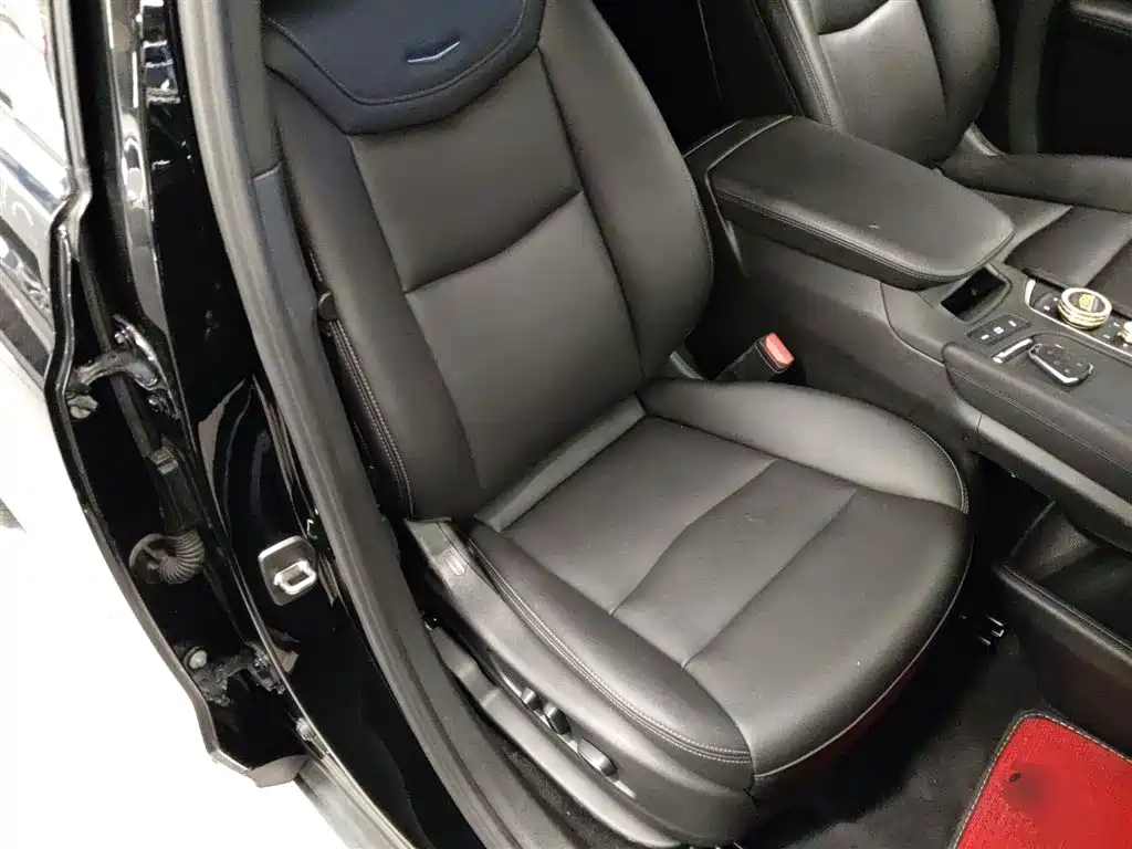 Cadillac XT5 — фото 25
