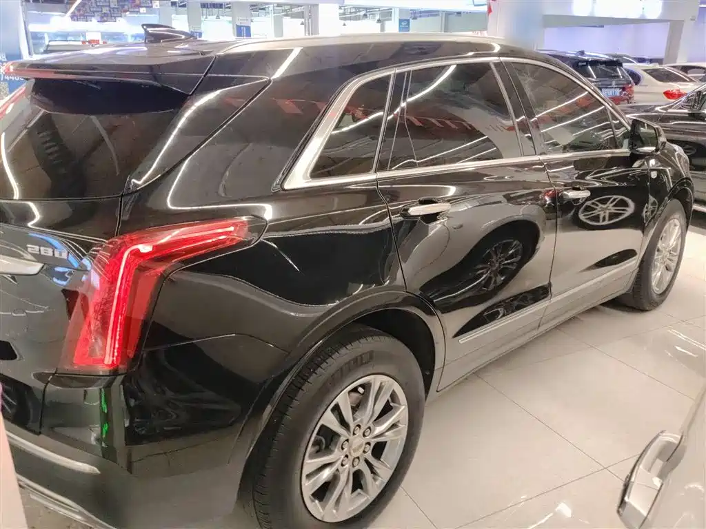 Cadillac XT5 — фото 7