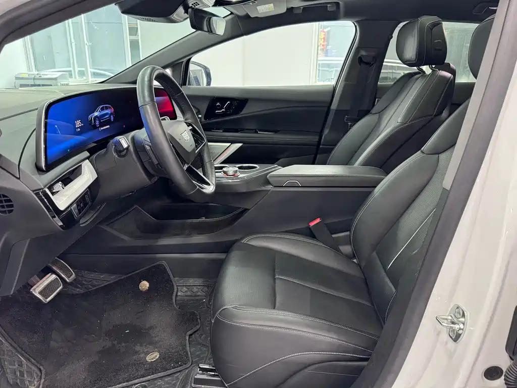 Cadillac IQ — фото 4