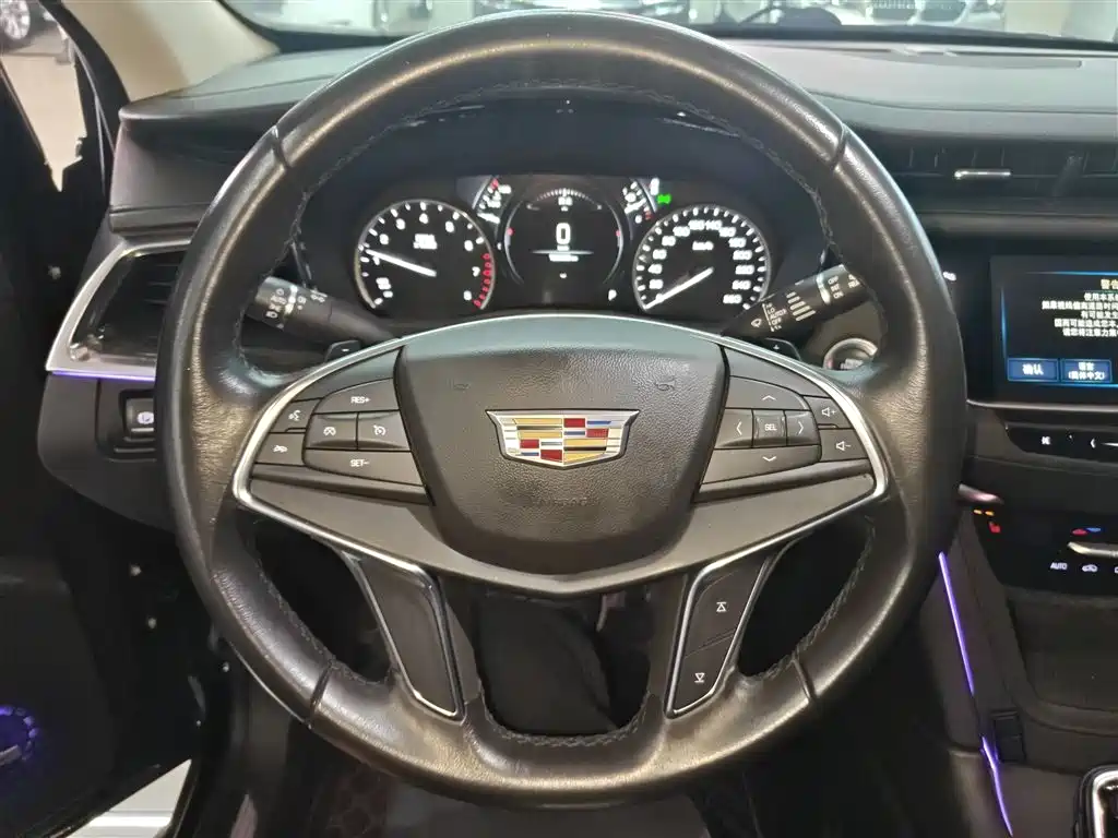 Cadillac XT5 — фото 3
