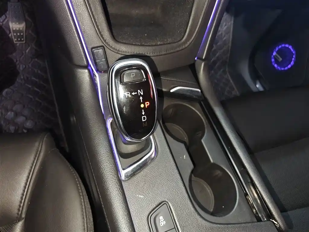 Cadillac XT5 — фото 6
